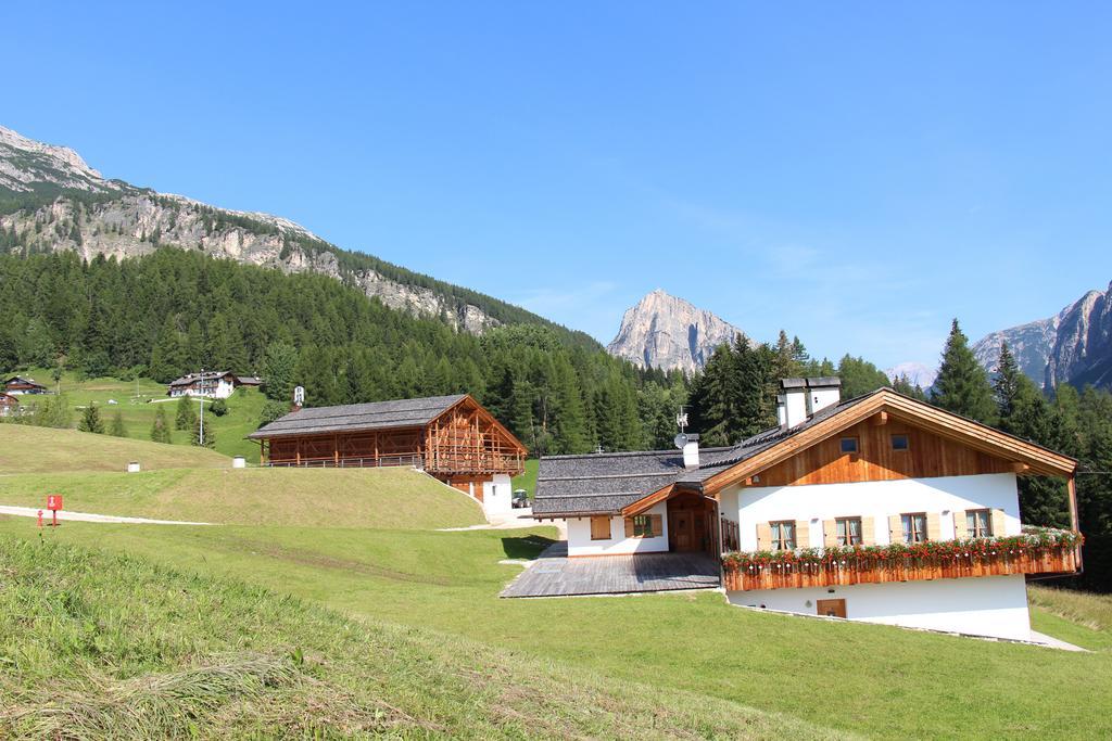Jaegerhaus Agriturismo Cortina dʼAmpezzo Kültér fotó