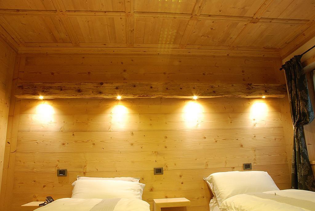 Jaegerhaus Agriturismo Cortina dʼAmpezzo Szoba fotó