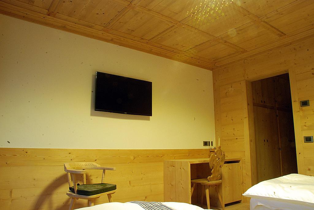Jaegerhaus Agriturismo Cortina dʼAmpezzo Szoba fotó
