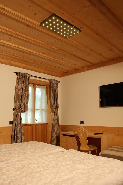 Jaegerhaus Agriturismo Cortina dʼAmpezzo Szoba fotó