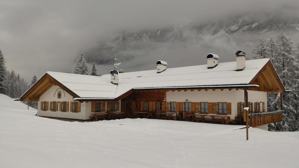 Jaegerhaus Agriturismo Cortina dʼAmpezzo Kültér fotó